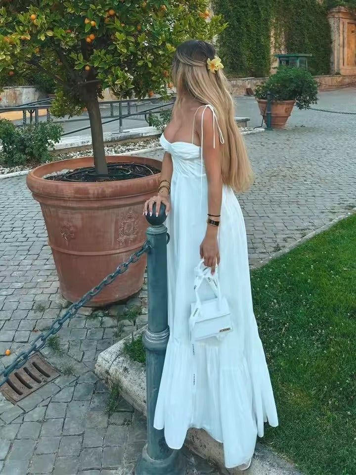 Vestido Feminino  Vanessa com Alças Finas Ajustáveis e Saia Fluida